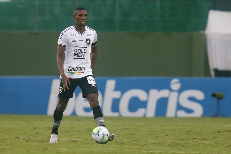 Botafogo não aceita ofertas por Kanu e Caio Alexandre