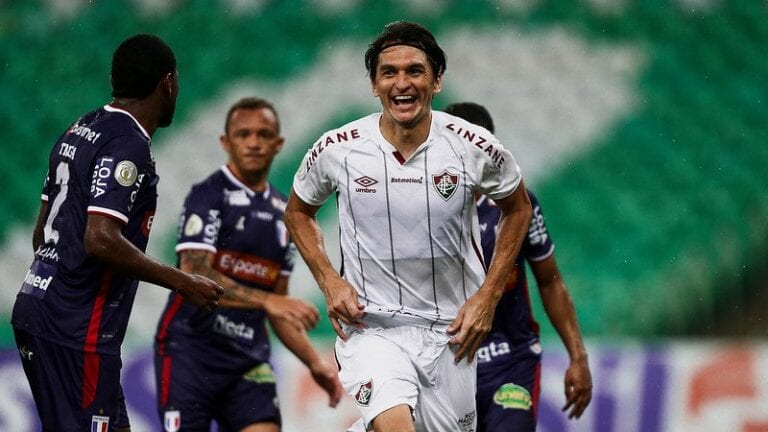 Matheus Ferraz enaltece temporada do Fluminense e dedica vitória a Muriel