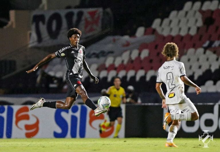 Diretoria do Vasco busca negociar o jovem atacante Talles Magno