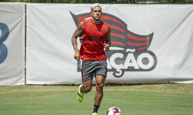 Exame detecta lesão em Pedro e atacante vira desfalque no Flamengo