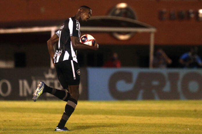 Navarro e Babi comentam empate do Botafogo com o Madureira