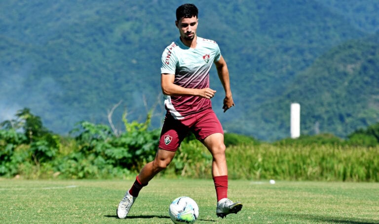 Martinelli, do Fluminense, destaca elenco mesclado entre jovens e experientes