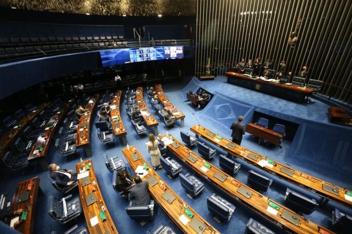 Senado aprova isenção de contas de luz adicionais a amapaenses