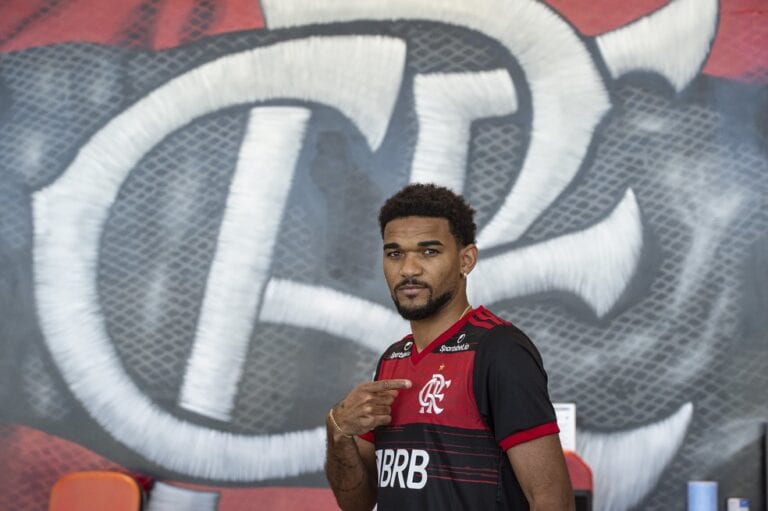Primeiro reforço do Flamengo, Bruno Viana deve estar liberado na próxima semana
