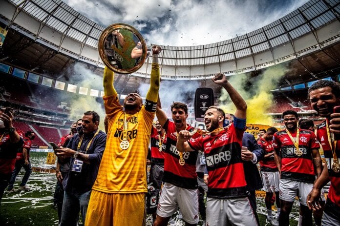 Após vice na Supercopa, Palmeiras vê aproximação do Flamengo na lista de títulos nacionais