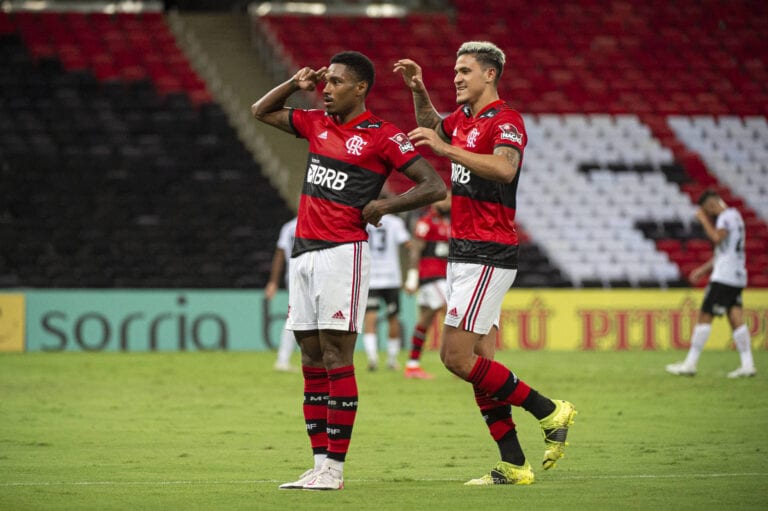 Autor do gol do título, Vitinho valoriza conquista do Flamengo