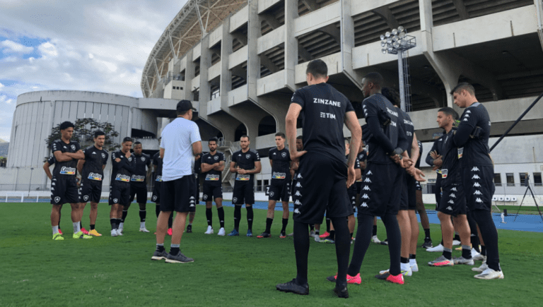 Botafogo treina forte de olho no Nova Iguaçu