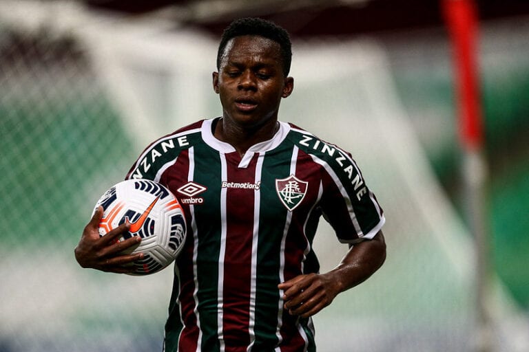 Fluminense terá desfalque de Cazares contra o Red Bull Bragantino