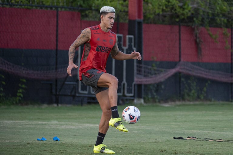 Pedro será desfalque do Flamengo da Supercopa do Brasil