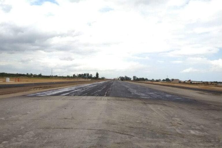 Aeroporto de Linhares: nova pista deve ser entregue com um ano de atraso