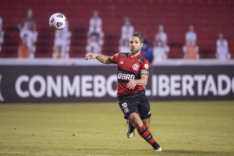 Diego avalia os principais concorrentes do Flamengo na temporada