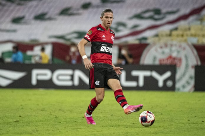 Filipe Luís reclama da arbitragem em clássico e mira ajustes no Flamengo