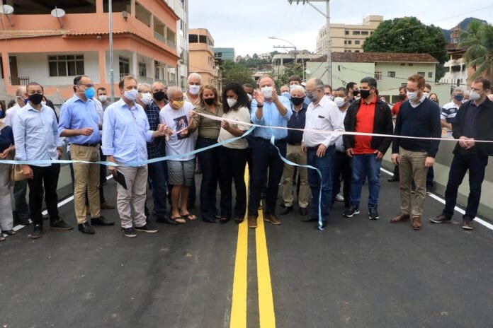 Governador Casagrande inaugura ponte e entrega obras em Alfredo Chaves