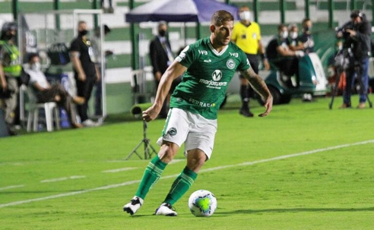 Botafogo se acerta com atacante Rafael Moura, recentemente no Goiás