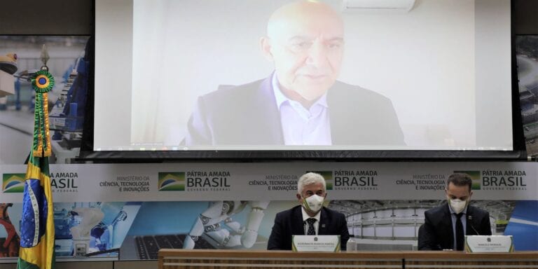 Senado: Marcos Pontes afirma que ministério apoia estudo de 15 vacinas