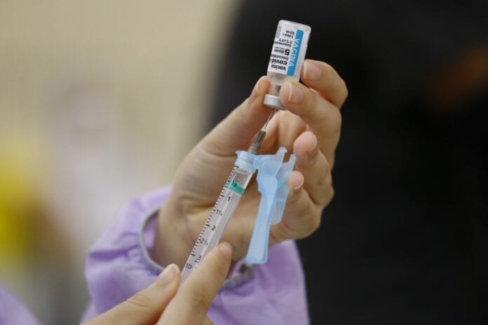 Agendamento para vacinação de maiores de 45 anos é aberto na tarde de hoje Guarapari