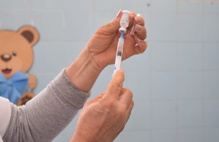 Covid: Cachoeiro iniciará vacinação de pessoas a partir de 45 anos; veja como agendar