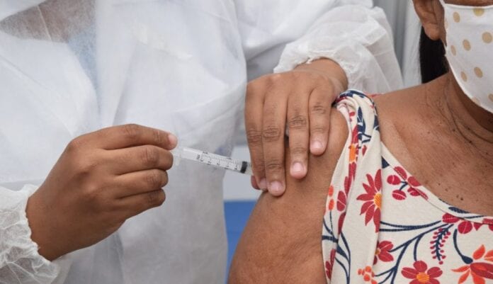 Covid: pessoas com deficiência permanente podem se vacinar em unidades de saúde