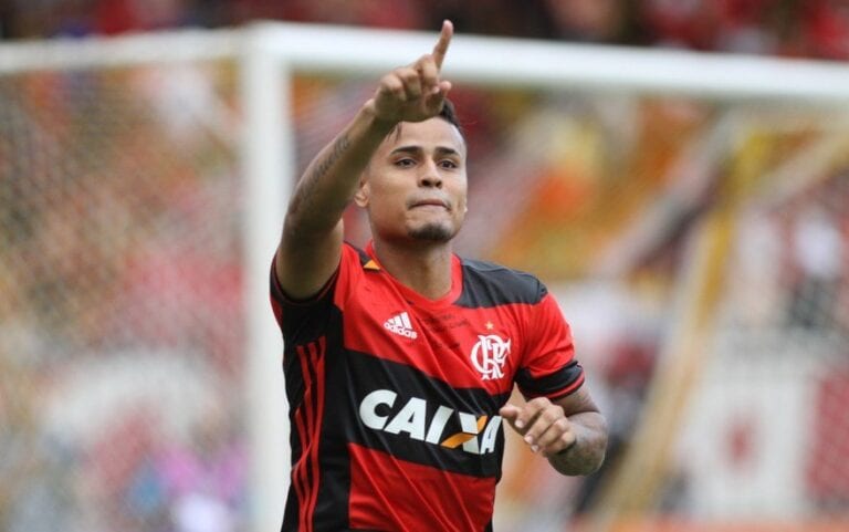 Flamengo é condenado a indenizar Éverton