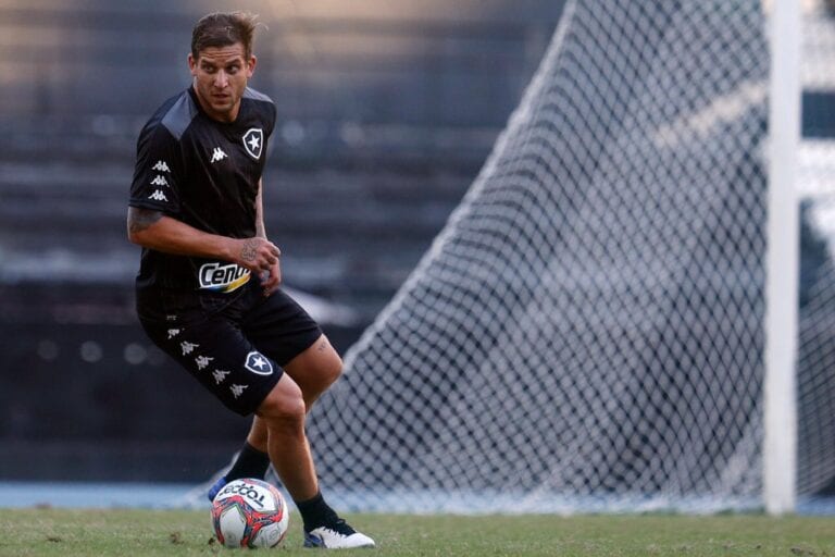 Botafogo anuncia a contratação de Rafael Moura