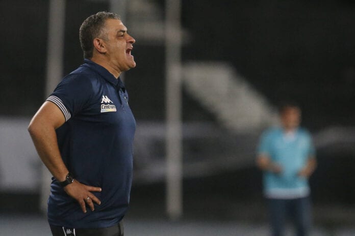 Marcelo Chamusca dispara contra a arbitragem na derrota do Botafogo