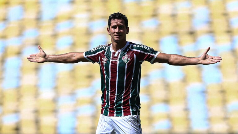 Ganso se reapresenta com elenco do Fluminense