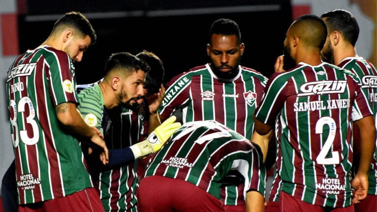 Vitória do Bragantino liga sinal de alerta no Fluminense