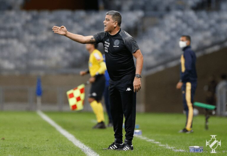 Marcelo Cabo minimiza substituição de Juninho contra o Cruzeiro