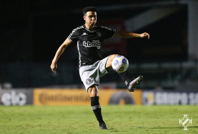 Vasco vira sobre o Brasil de Pelotas e vence a primeira na Série B