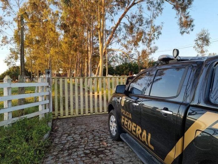 PF cumpre mandados no ES em operação contra desvios de recursos para combate à covid-19