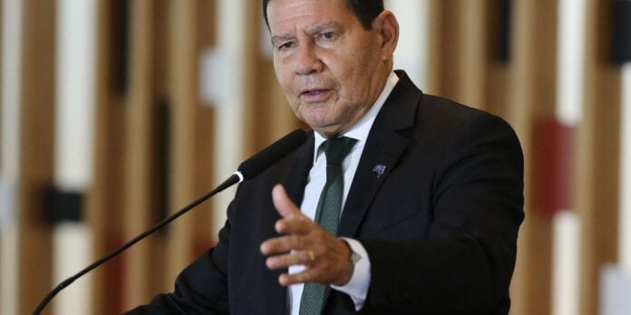 Mourão diz que Bolsonaro autorizou nova operação militar na Amazônia