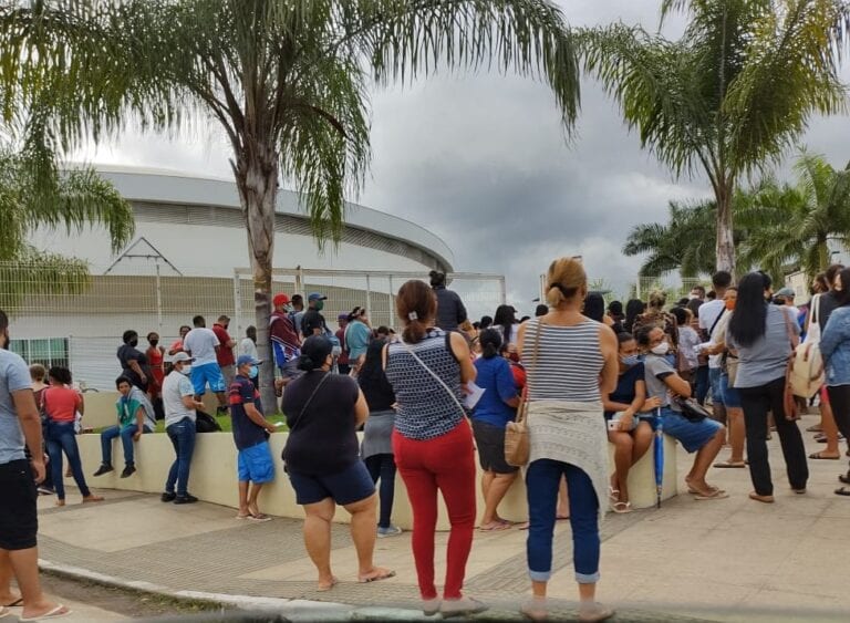Prefeitura emite comunicado sobre aglomerações durante vacinação em Guarapari
