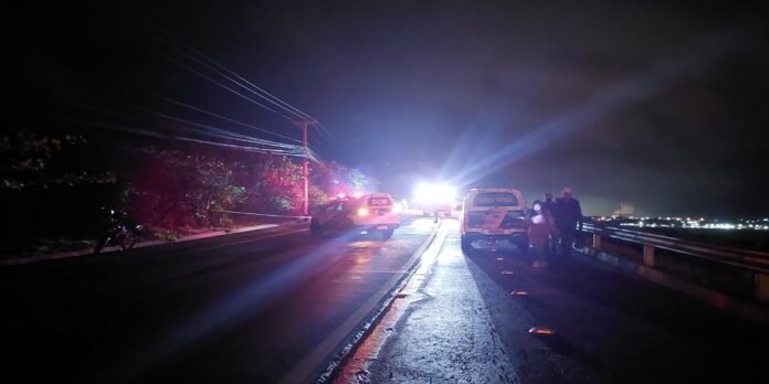 TRAGÉDIA EM ANCHIETA: batida entre um Corolla e um Pálio deixa três mortos de uma mesma família