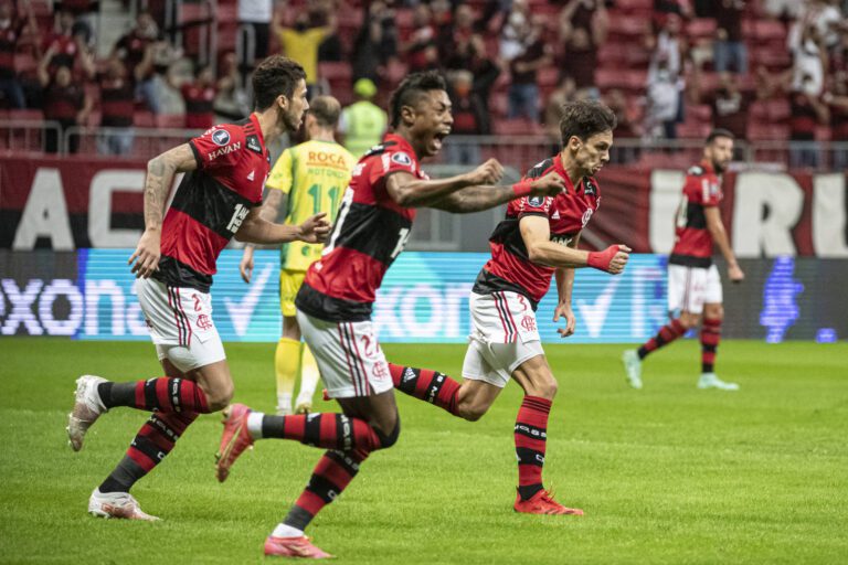Flamengo goleia Defensa y Justicia e avança na Libertadores