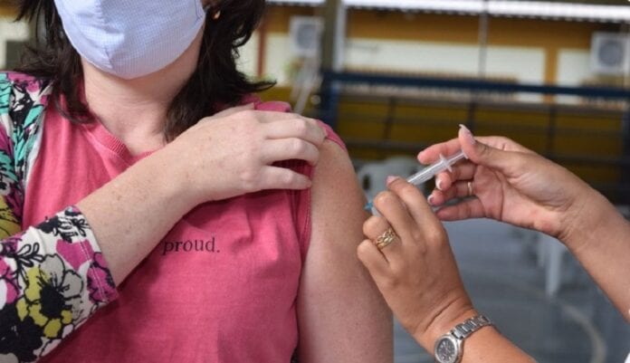 Morador acima dos 30 anos já pode agendar vacina contra Covid em Cachoeiro