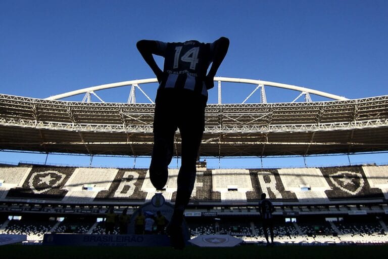 Botafogo vai ficando sem opções e até cogita estrangeiro