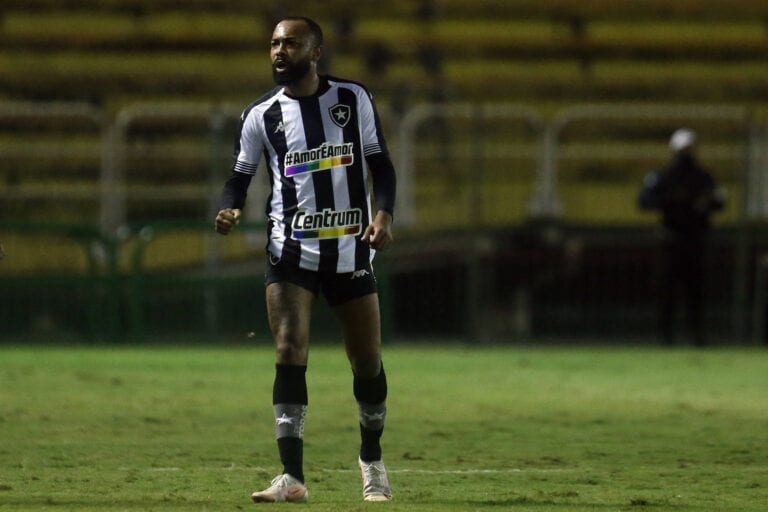 Chay e Ronald preocupam o Botafogo para próximas partidas