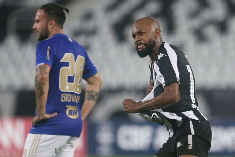 Com três de Chay, Botafogo empata com o Cruzeiro em jogo de seis gols