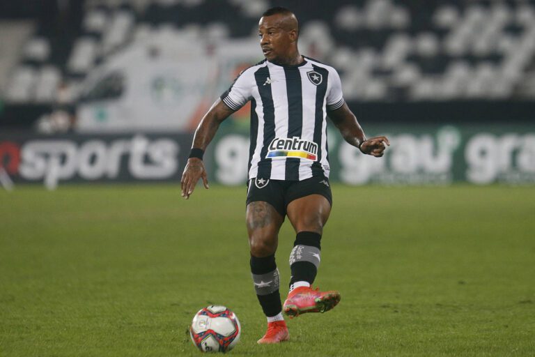 Guilherme Santos comemora retorno e espera sequência no Botafogo