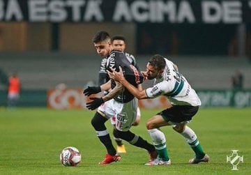 Jogadores do Vasco se manifestam nas redes sociais após empate com o Coritiba