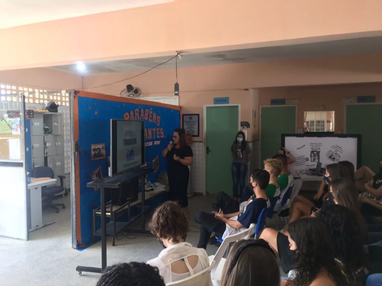 Escola de Jacarandá em Marataízes recebe ação do Projeto Construir