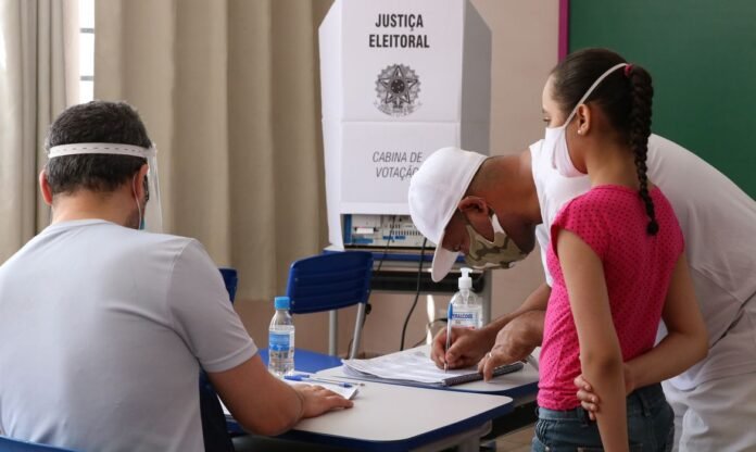 Deputado quer dar gratuidade em ônibus para mesários no dia da eleição
