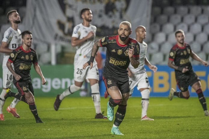 Gabigol responde provocações após goleada contra o Santos: “Tinham que respeitar minha história aqui”