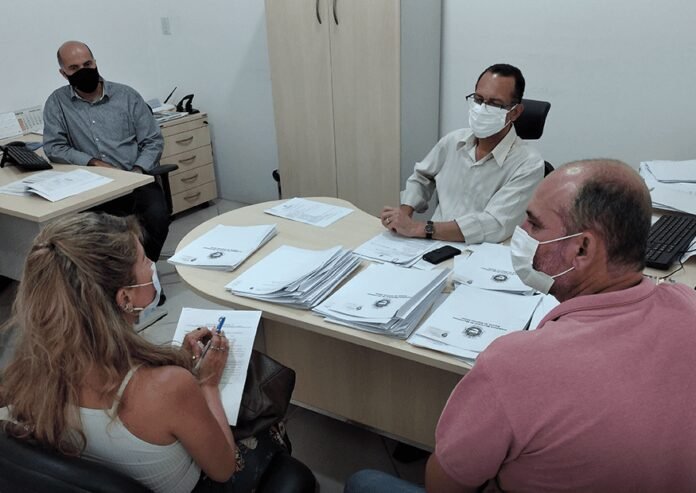 Marataízes fecha parceria com escola de Serviço Público do ES