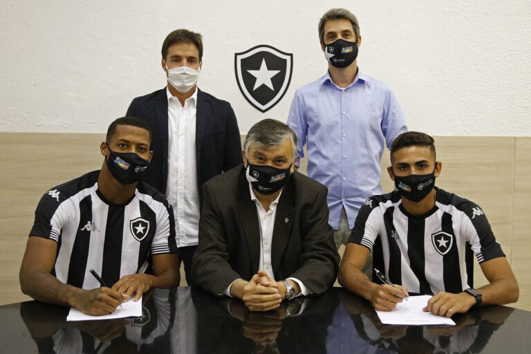 Botafogo renova com Juninho e Gabriel Conceição