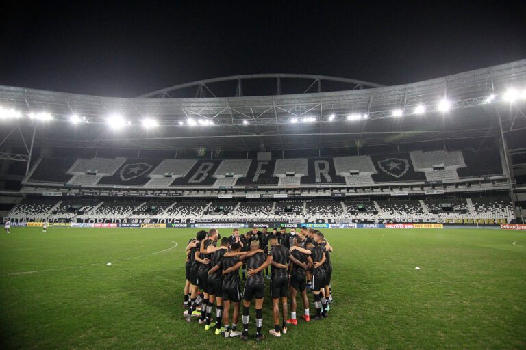 Botafogo tenta emplacar a quinta vitória seguida contra o Operário