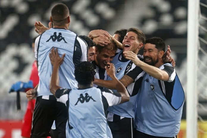 Carreata motiva elenco do Botafogo em vitória