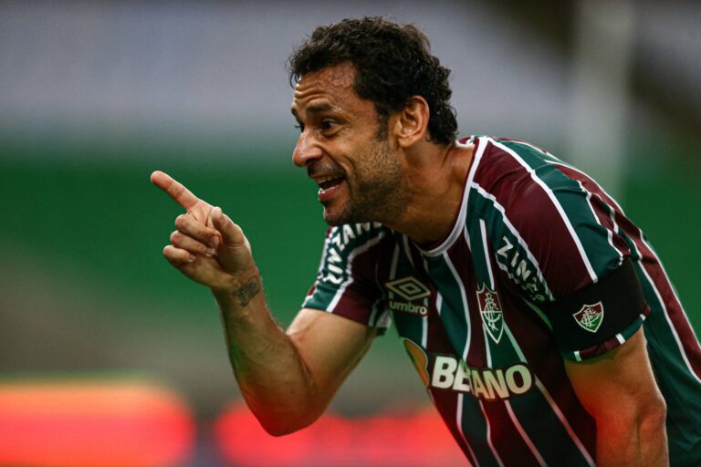 Fred minimiza atuação sem brilho do Fluminense