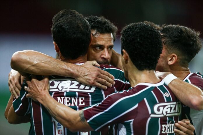 Roger Machado pode escalar time alternativo no Brasileiro contra o América-MG