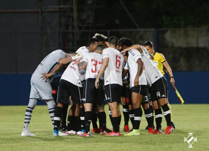 Rômulo admite erros defensivos, mas ressalta força do Vasco: “Temos totais condições de voltar ao G4”